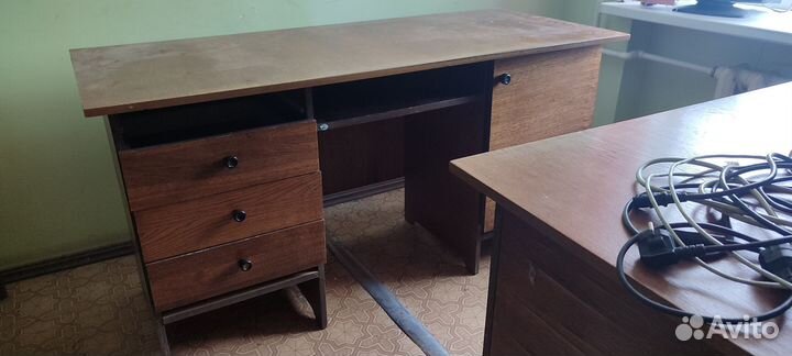Письменный стол