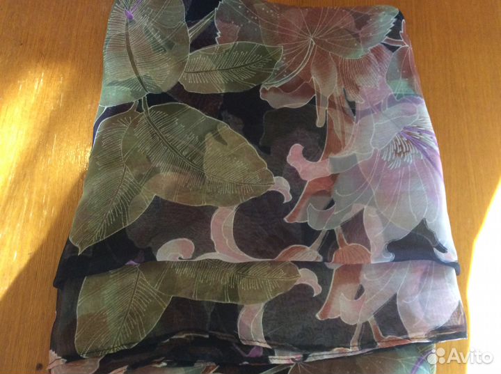 Отрезы шелковых тканей : натур., синтетические