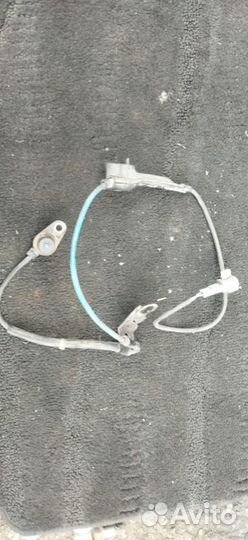 Датчик abs передний левый Toyota Wish ZNE10