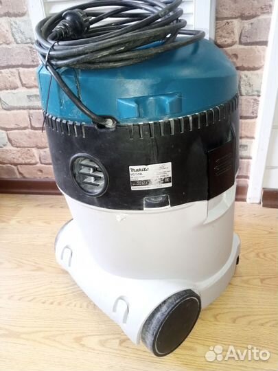 Пылесос Makita VC2512L сухая и влажная уборка