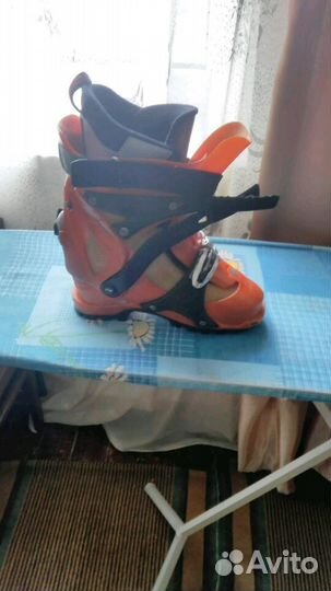 Лыжные ботинки