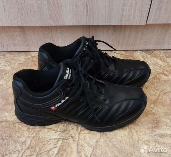 Кроссовки мужские р.41