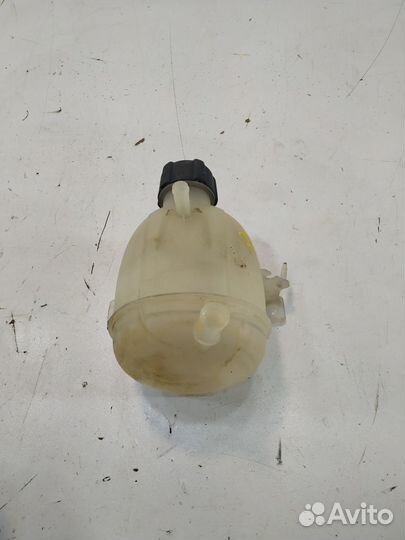 Renault duster Расширительный бачок 8200766826