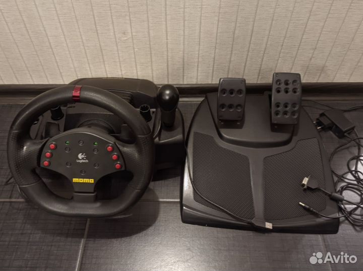 Руль Logitech Momo Racing
