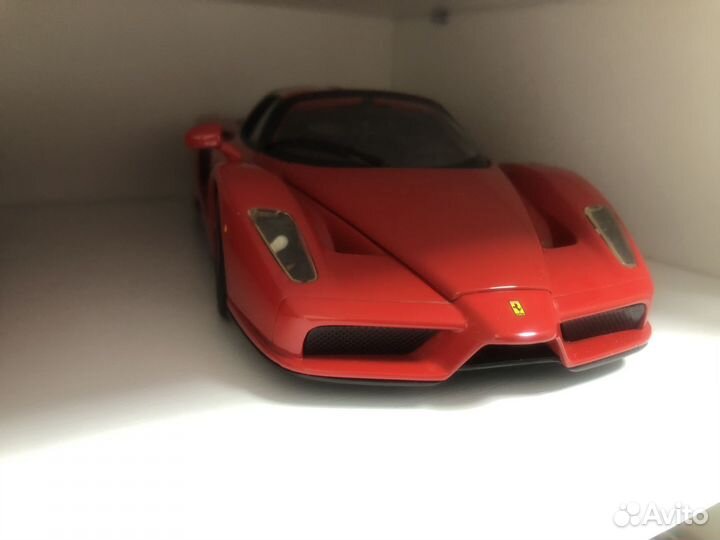 Ferrari enzo 1:18 hot wheels