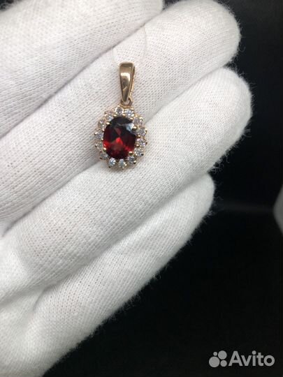 Золотая подвеска 585