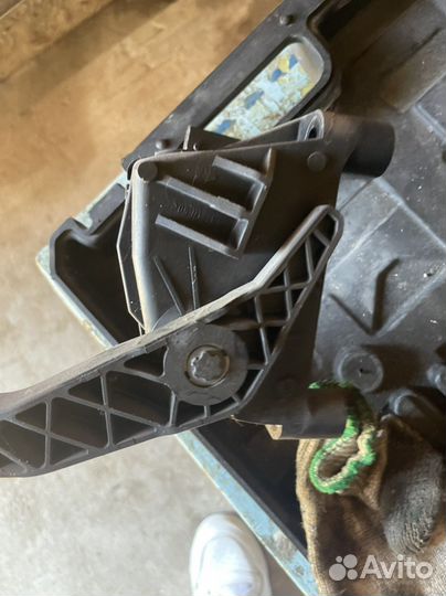 Opel astra h педаль газа 1.8