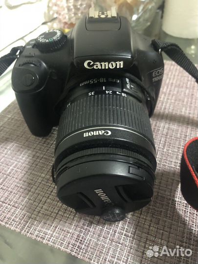 Зеркальный фотоаппарат Canon eos 1100D