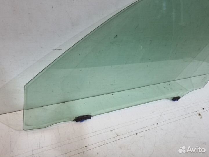 Стекло двери переднее левое Toyota Land Cruiser