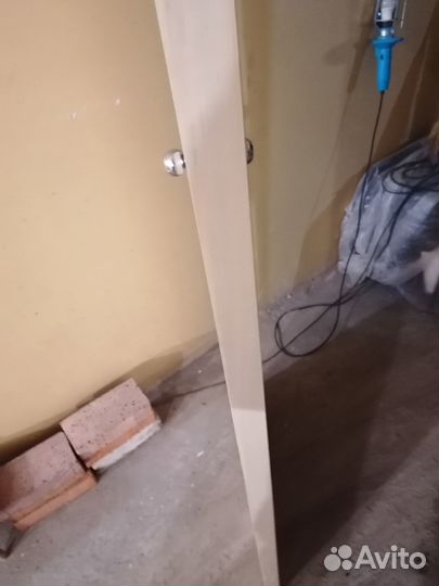 Продам межкомнатную дверь