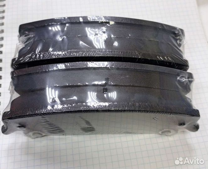 Колодки тормозные перед chrysler 300C 2005-2009