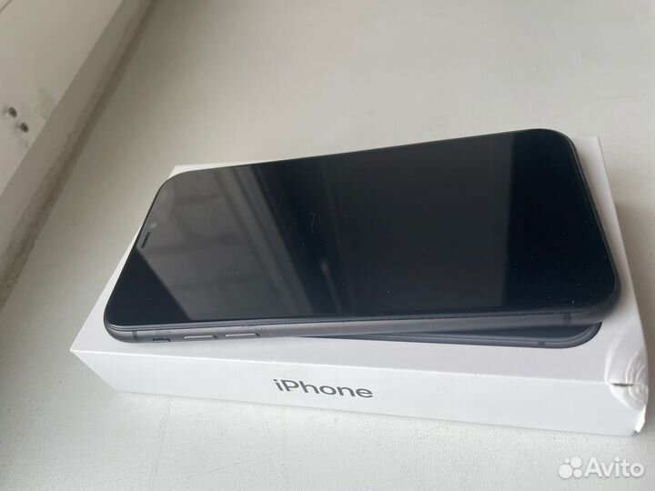 iPhone 11, 64 ГБ