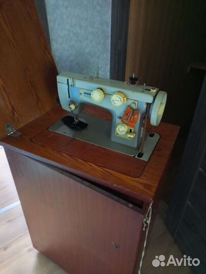 Швейная машина Подольск 142