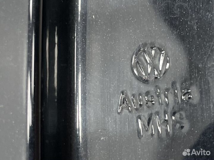 Крыло VW Touareg NF переднее правое 2016год