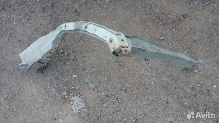 Левая часть передней панели Субару трибека до рест