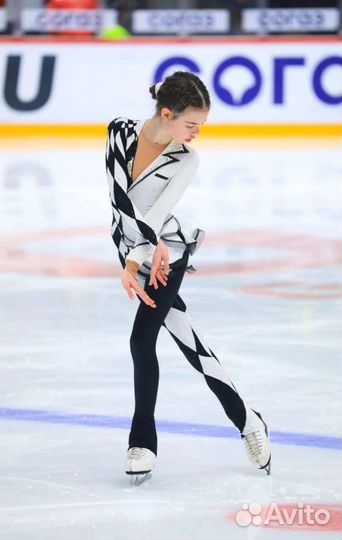 Комбинезон с юбкой для фигурного катания