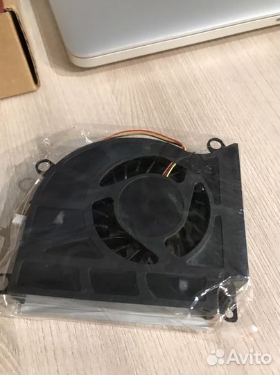 Кулер для ноутбука MSI
