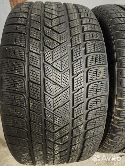 Pirelli Scorpion Winter 295/35 R21 и 315/30 R22 107V