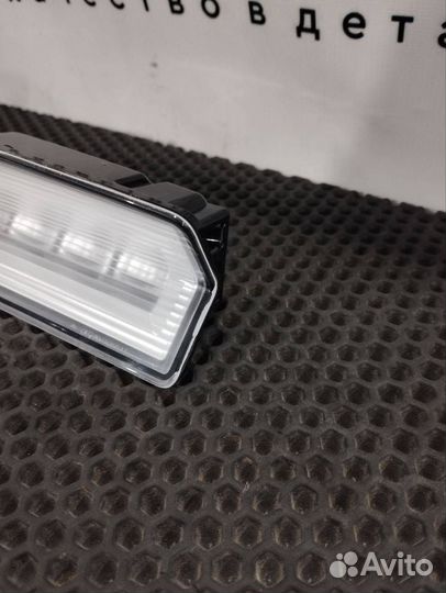 Плафон двери правой Volvo FH5 84810911