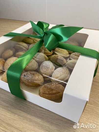 Орешки и трубочки со сгущенкой