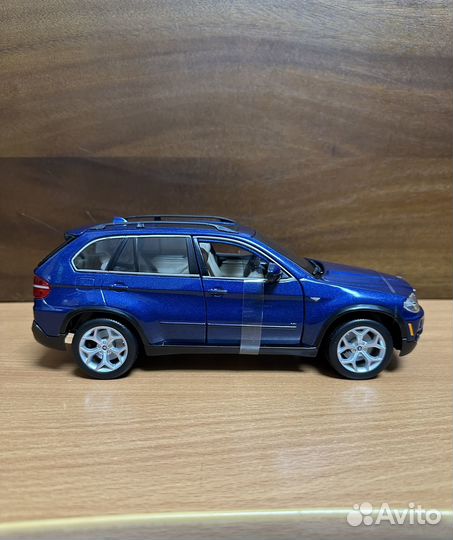 Масштабная модель BMW X5 1:18