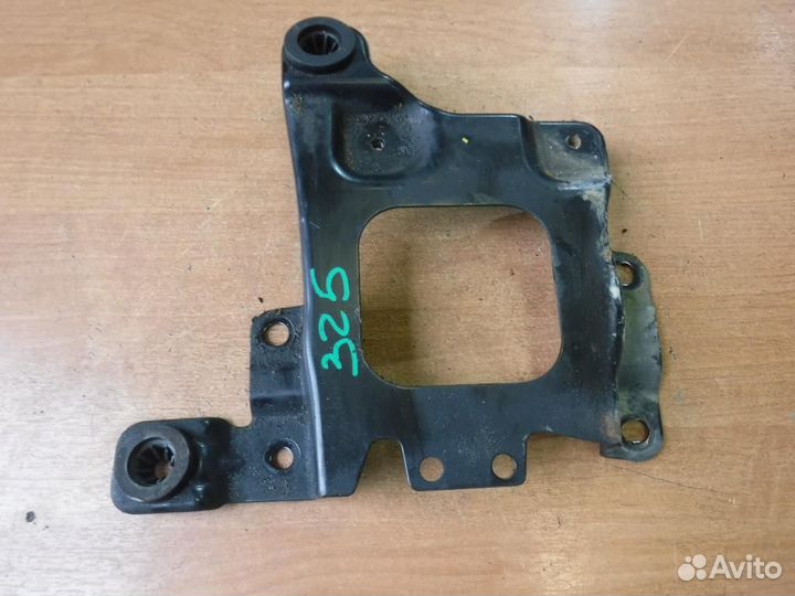 Кронштейн Ford C-Max