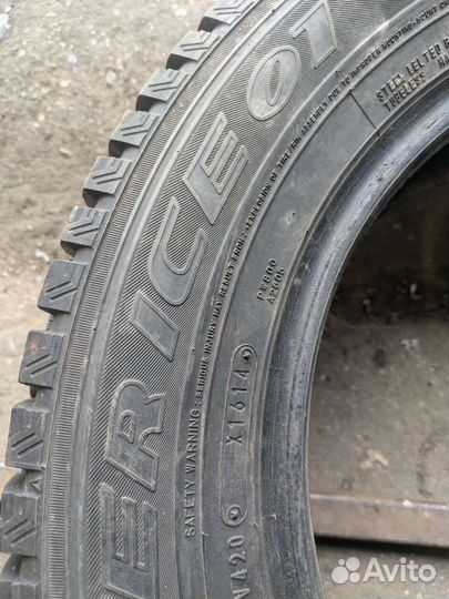 Dunlop SP Winter Ice 01 205/60 R16