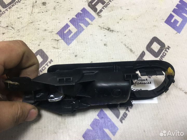 Ручка двери передней внутр. левая Фольксваген Бора