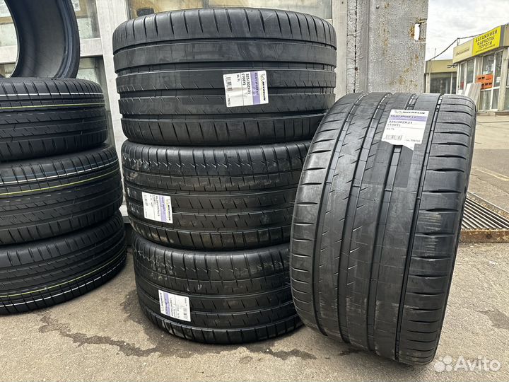 Michelin Pilot Sport 4 S 285/35 R21 и 325/30 R21 108Y