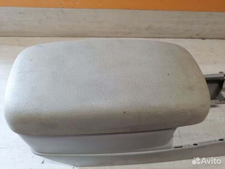 Подлокотник Mazda 6 GG Мазда 6 консоль центральная