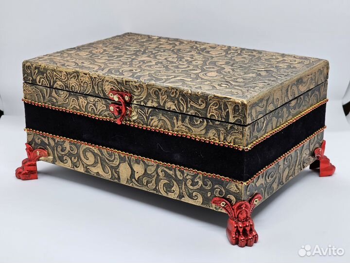 Шкатулка ручной работы «Красное и черное»