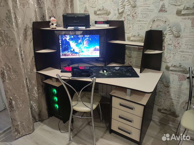 Компьютерный стол