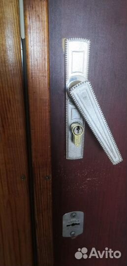 Вскрытие замков автомобилей дверей сейфов