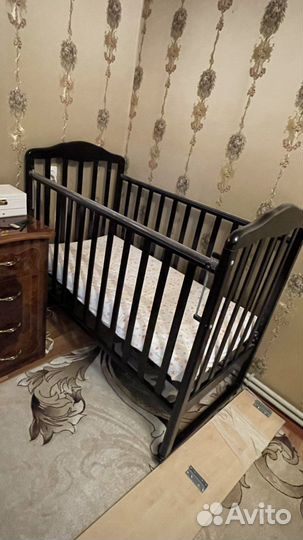 Детская кроватка