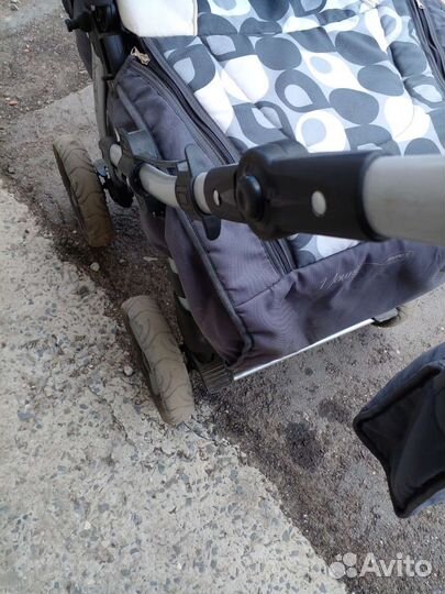 Детская коляска 3 в 1