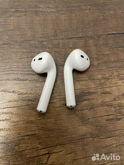 Apple AirPods 2 Wireless Charging