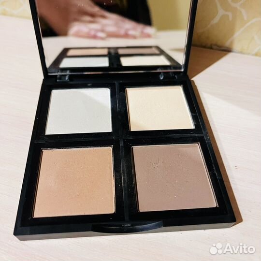 Палетка для контуринга e.l.f