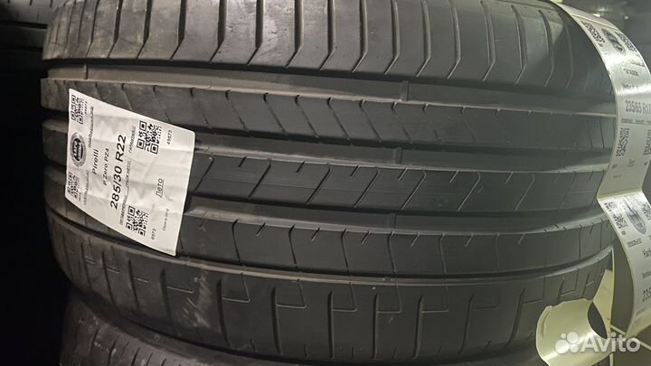 Pirelli P Zero PZ4 285/30 R22