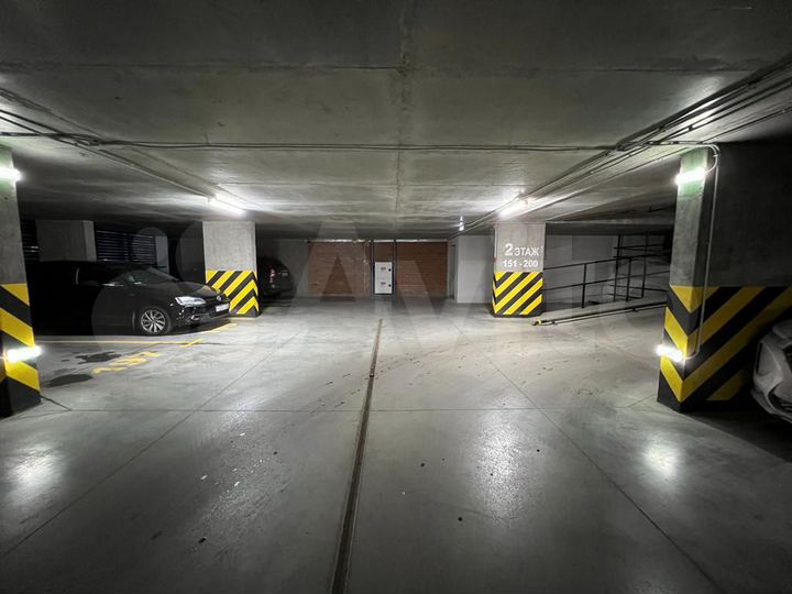 Машиноместо, 13 м²