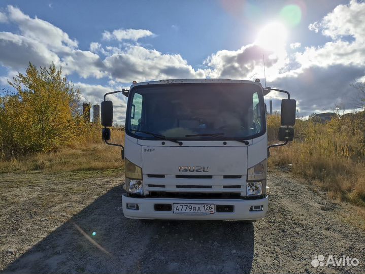 Isuzu NPR75L-H, 2012