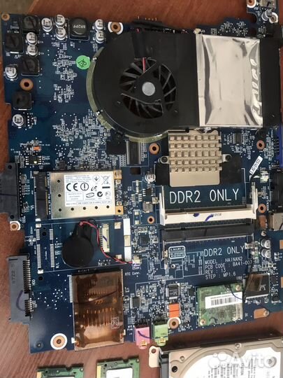 Продам ноутбук по запчастям