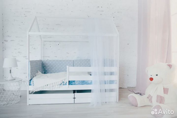 Кровать Домик массив берёзы белый