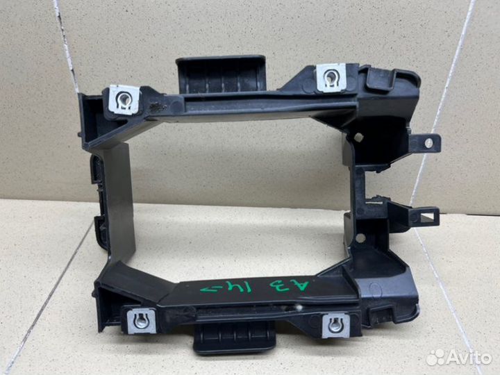 Кронштейн (сопут. товар) Audi A3 8V czca 2014