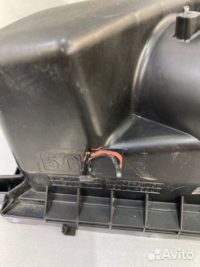 Корпус воздушного фильтра Toyota Camry XV55 2GR-FE