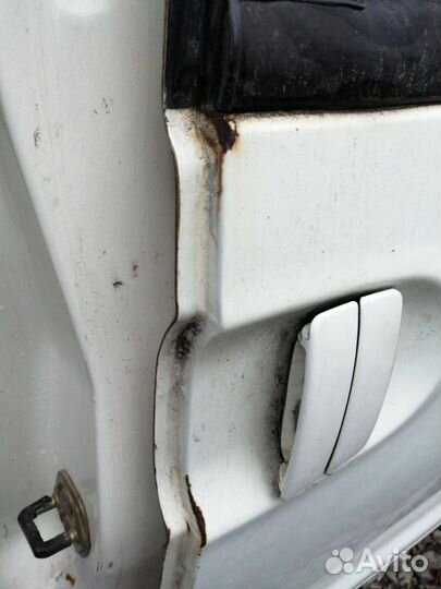 Дверь задняя левая Nissan Serena