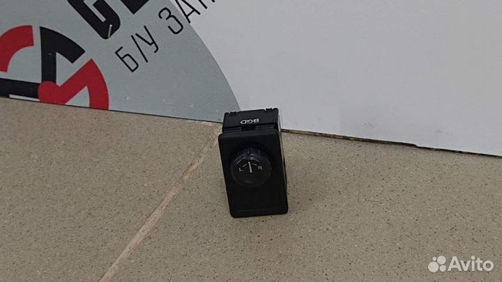 Переключатель регулировки зеркала Nissan Almera N1