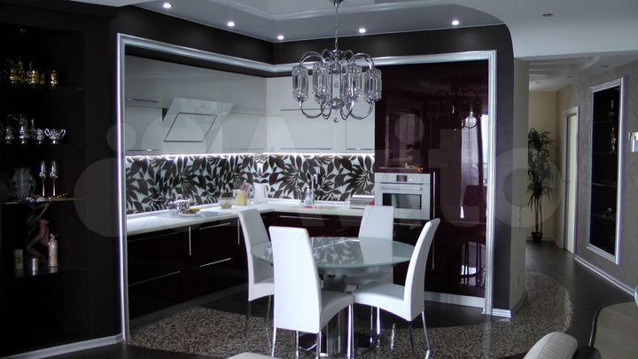 4-к. квартира, 143 м², 4/8 эт.