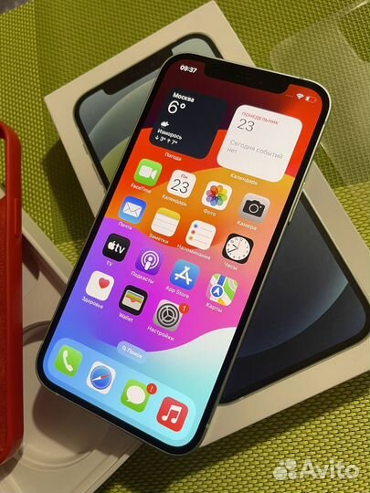 iPhone 12, 64 ГБ