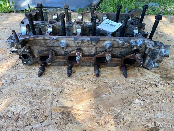 Головка блока цилиндров Toyota Avensis универсал