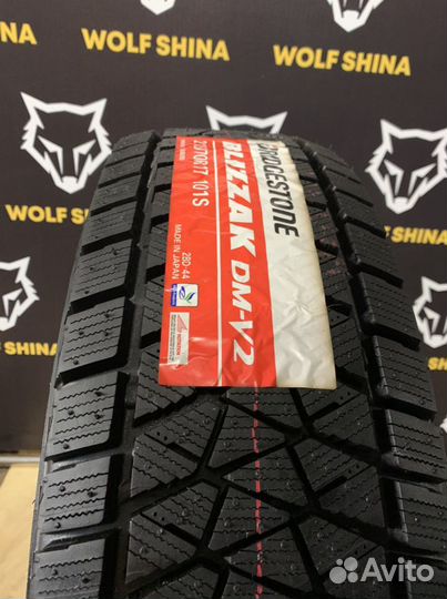 Bridgestone Blizzak DM-V2 215/70 R17
